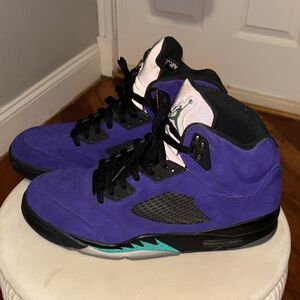 Jordan 5 Retro Alternate Grape. Very good condition, size 11. No box